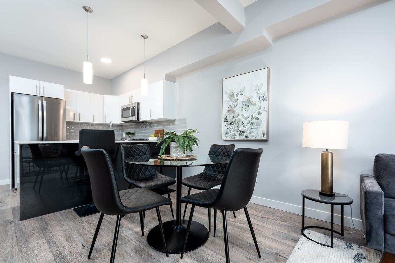 Tenth Line - Photo 6 of 27