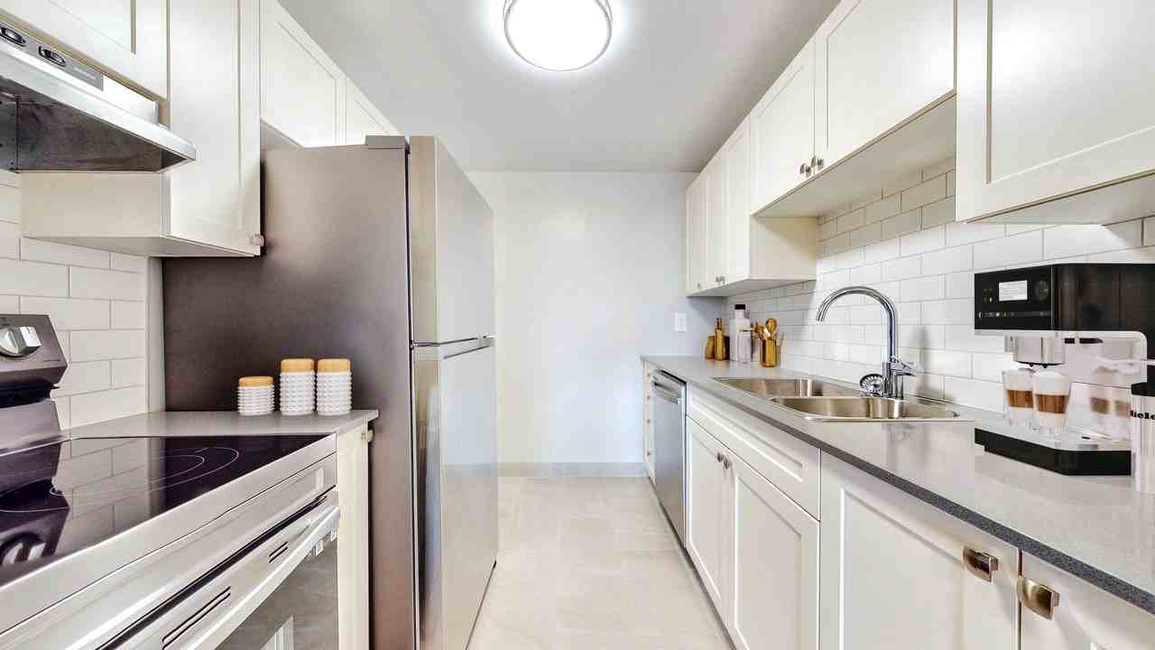 Bradley Court I/II - Photo 3 of 8