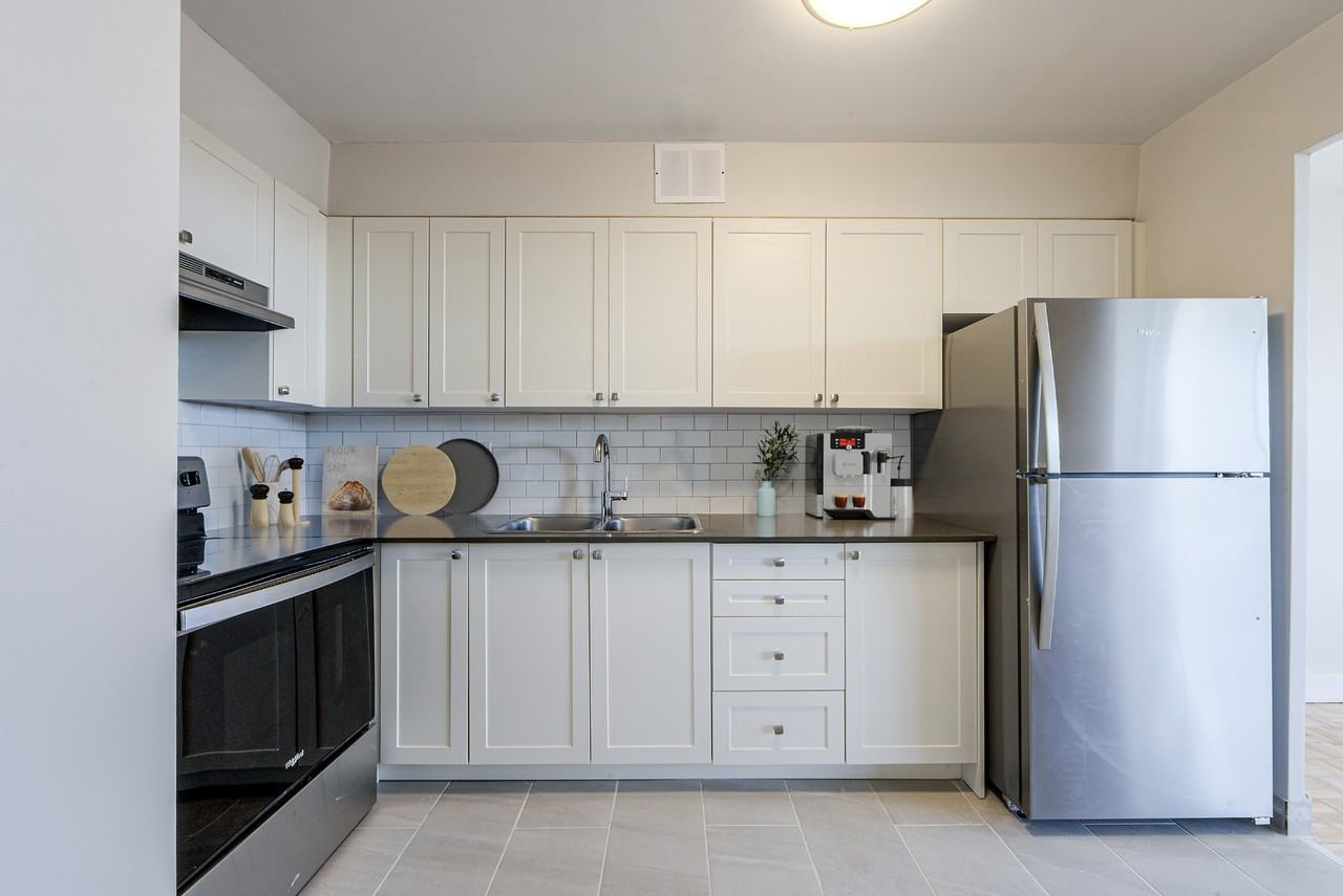 Brock Tower - Photo 3 of 8