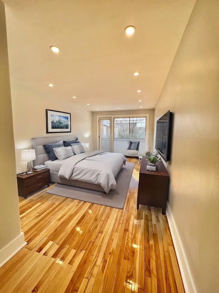 1085 Rue Mistral — photo 1