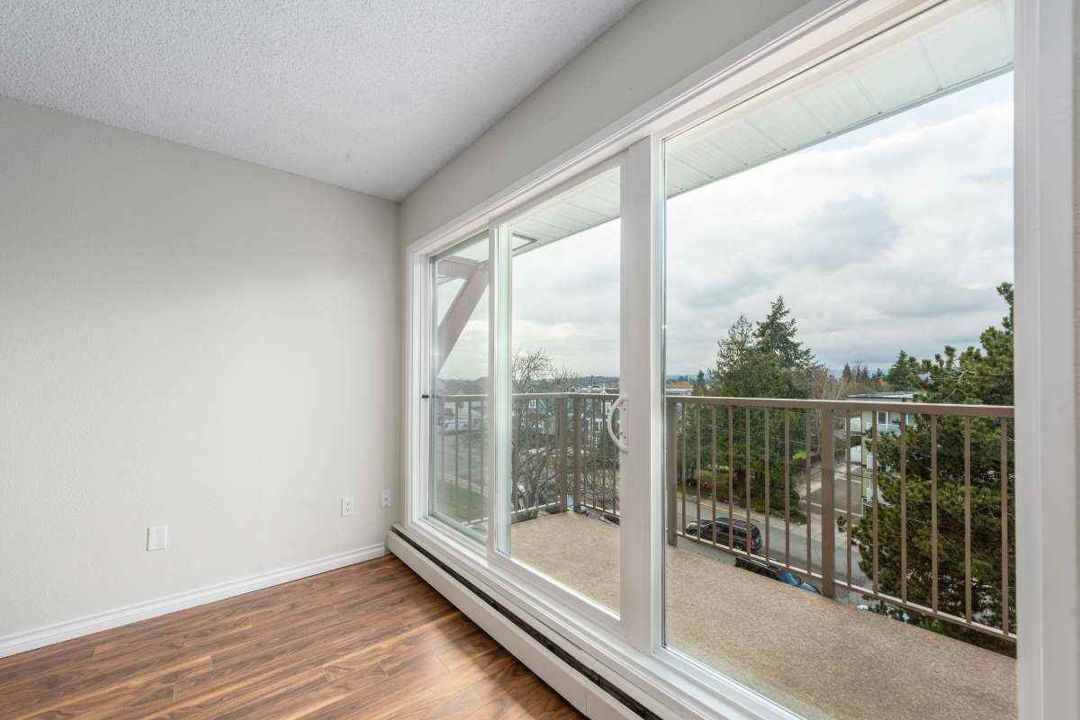 Lord Harley - Photo 6 of 11