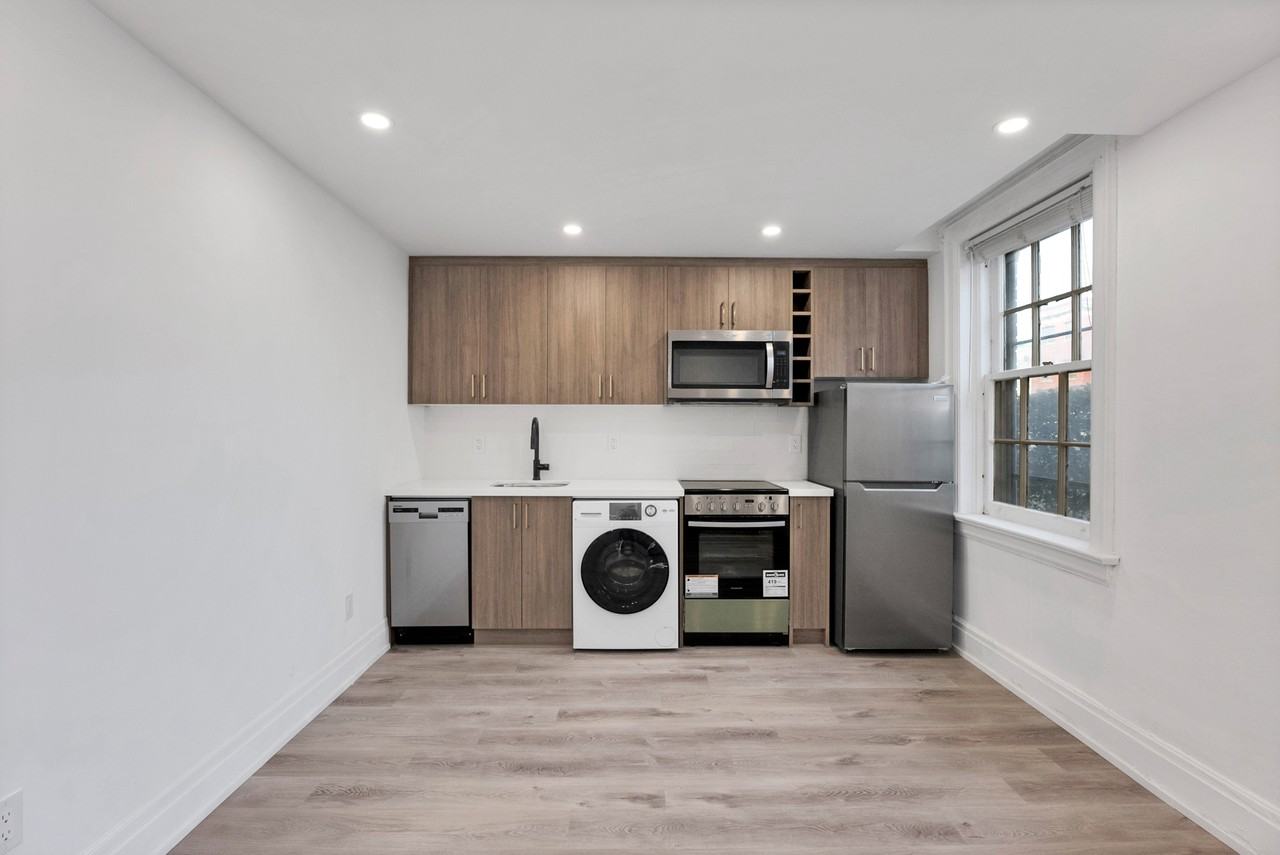 917 St. Clair Avenue West - Photo 2 of 44