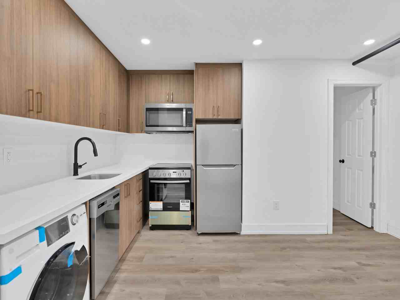 917 St. Clair Avenue West - Photo 4 of 44