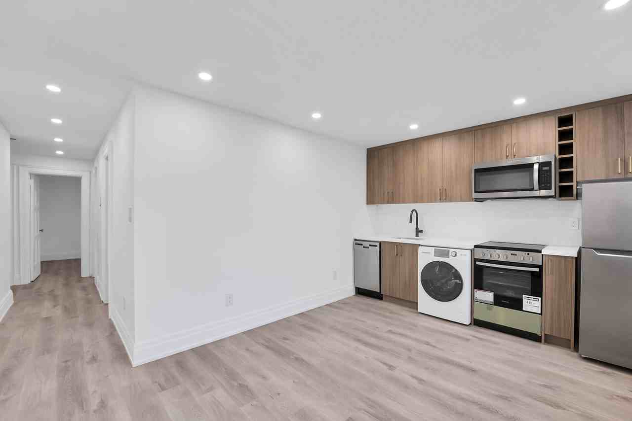 917 St. Clair Avenue West - Photo 5 of 44