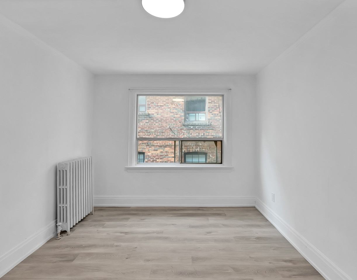 917 St. Clair Avenue West - Photo 7 of 44