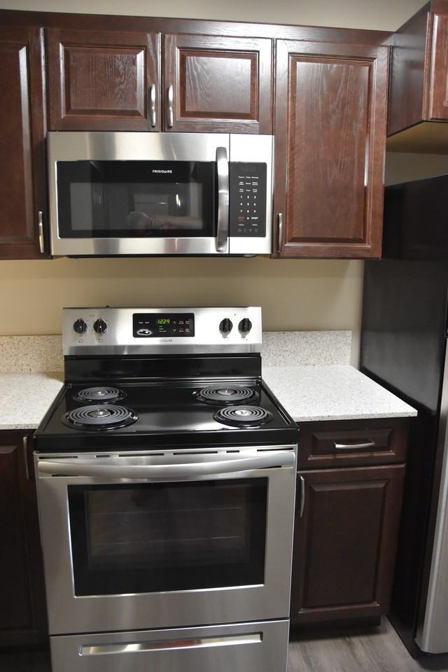 1035 Powers Street - Photo 4 of 28