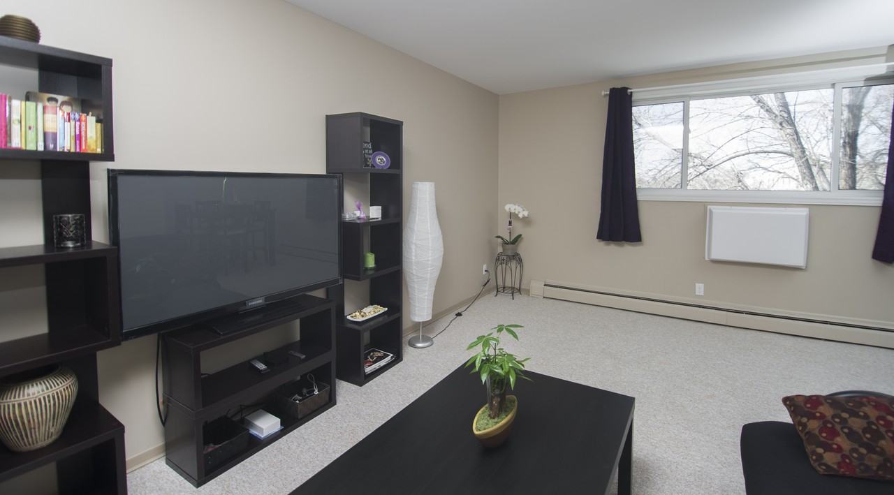 455 Leila Avenue - Photo 2 of 18