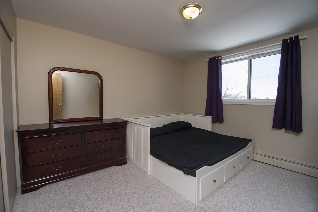 234 Moray Street - Photo 4 of 14