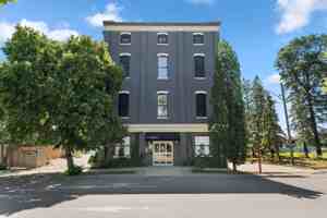 featured image of 11 West St