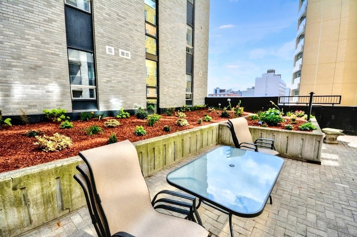 169 Lisgar St. - Photo 2 of 13