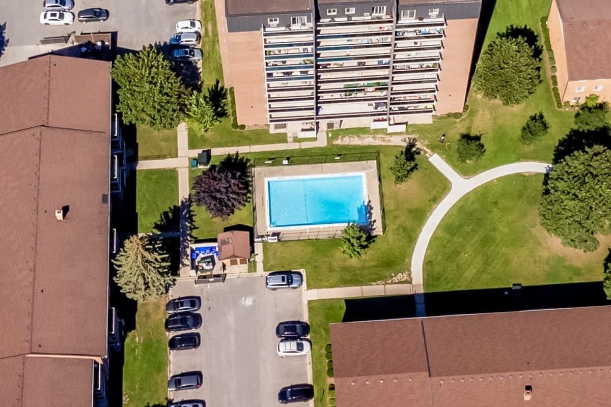 Oxford Square - Photo 5 of 14