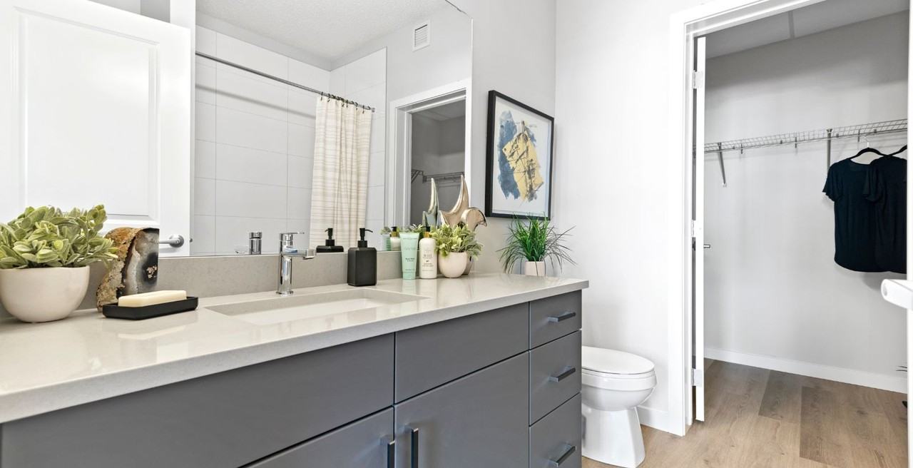 Sora - Photo 7 of 50