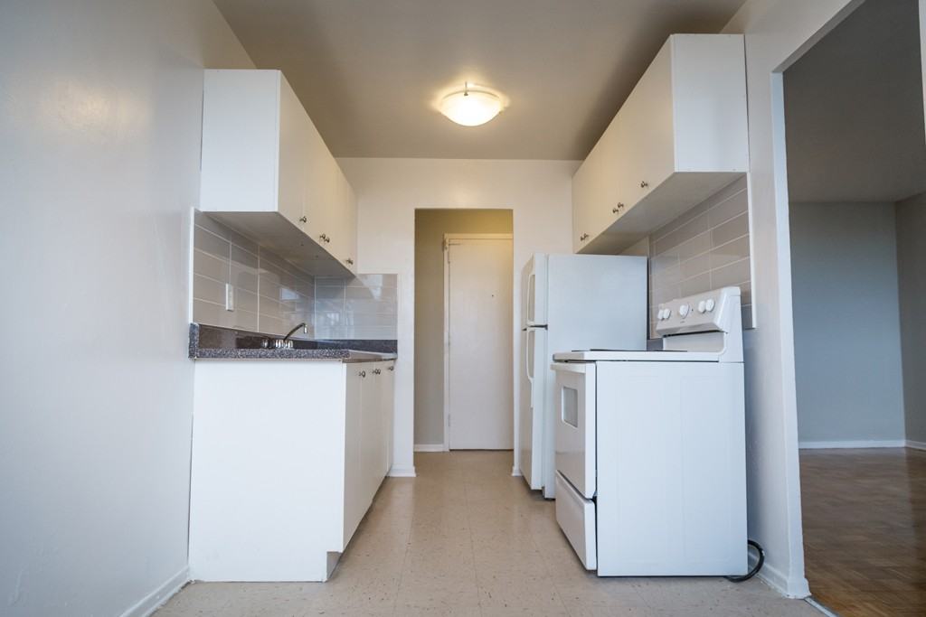 Apartment for rent at 2247 Hurontario Street - Photo 6 of 14