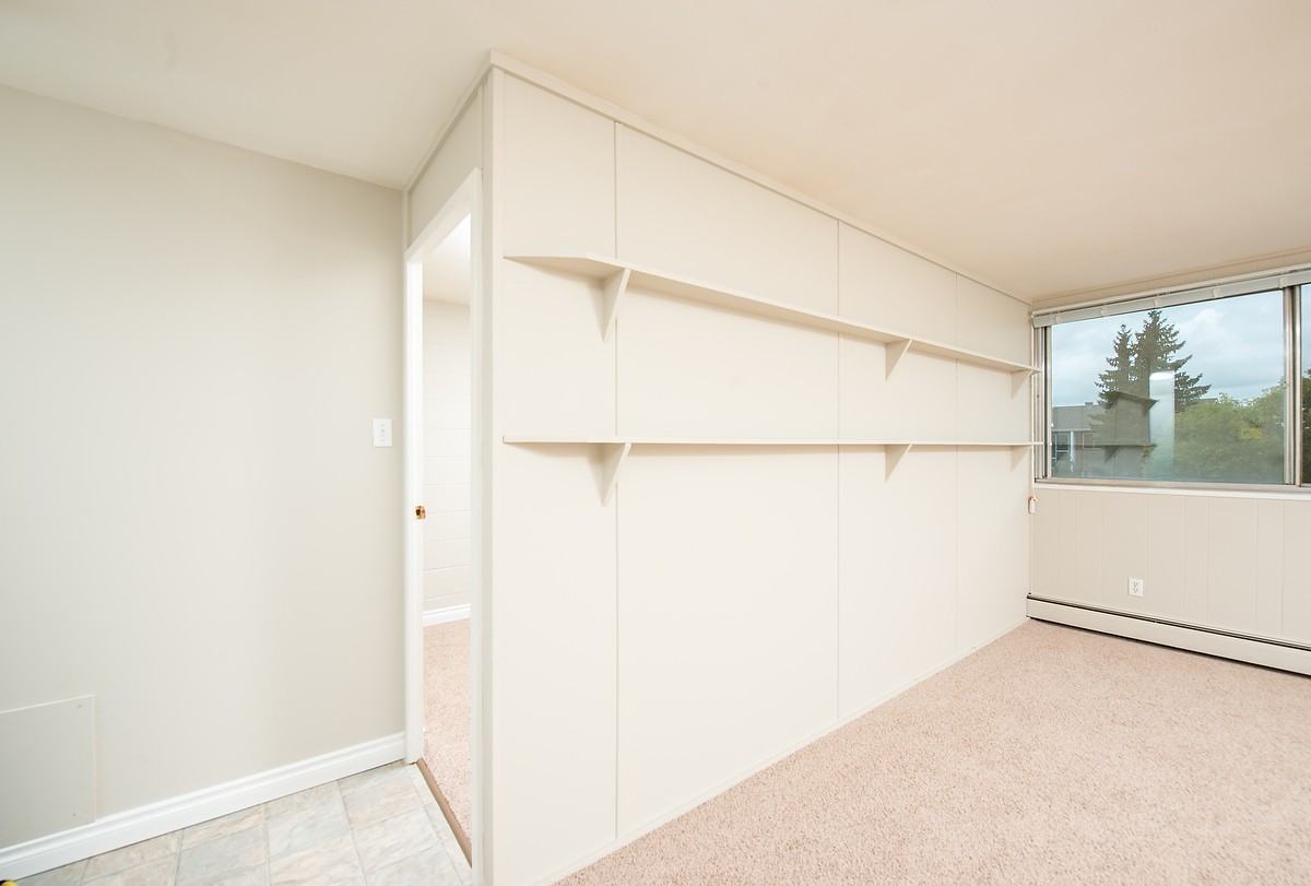 Brighton Court - Photo 4 of 12