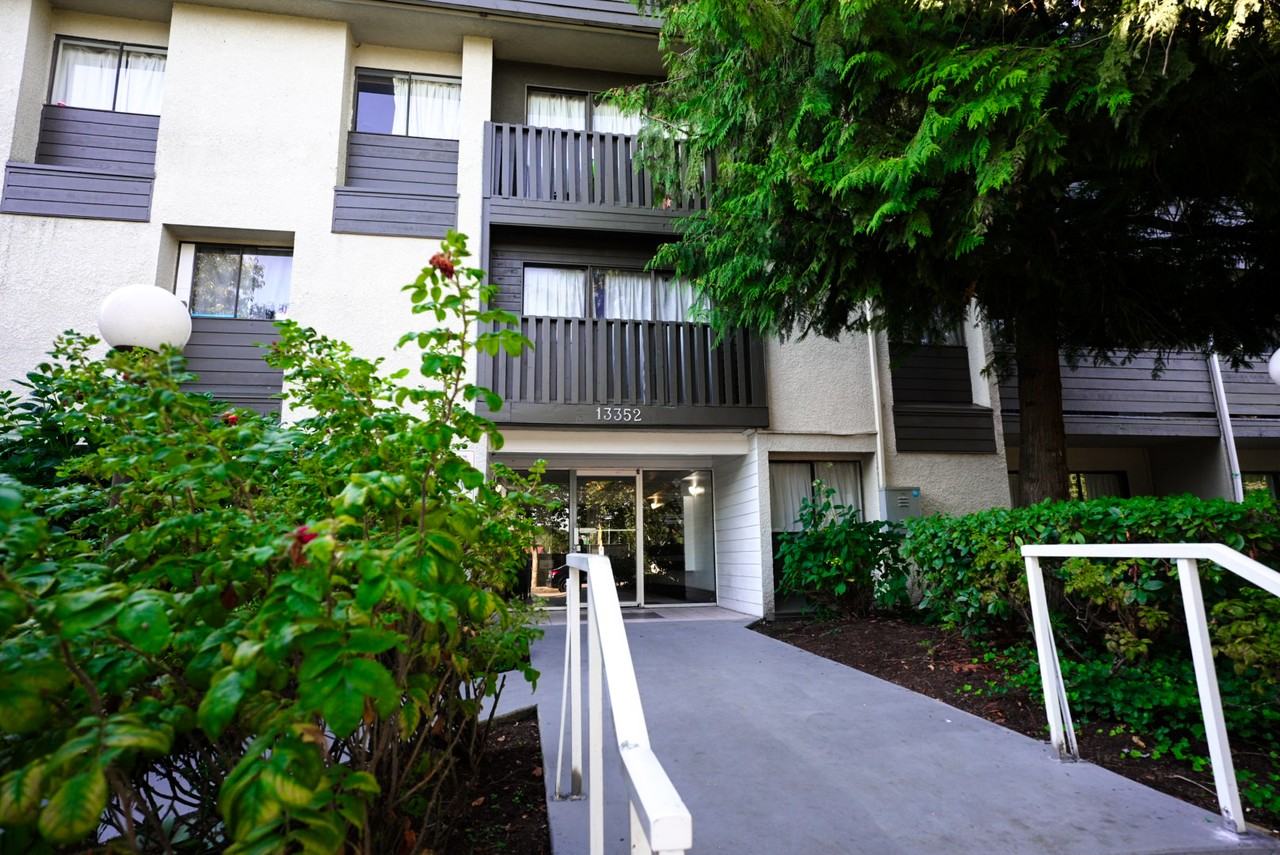 Parkside Apartments - Photo 3 of 12