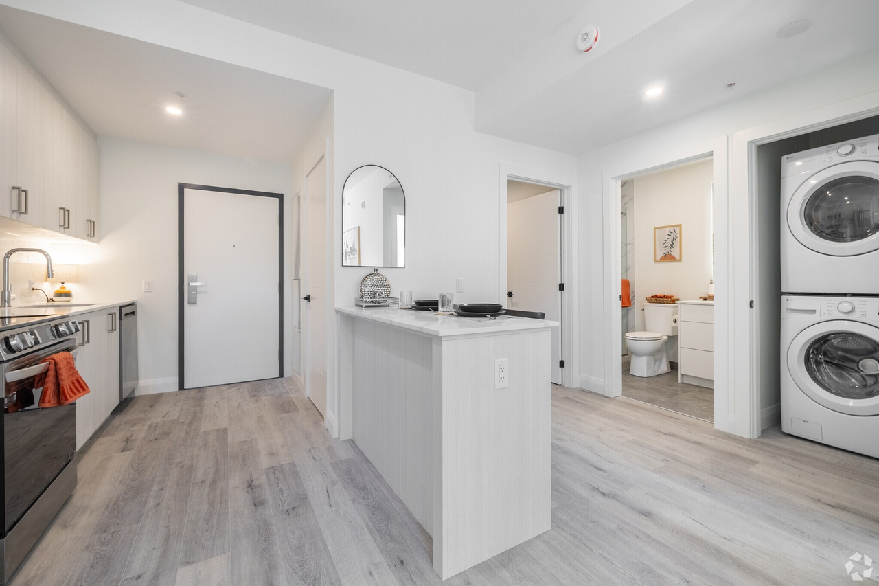 Landing on Main - Photo 7 of 14