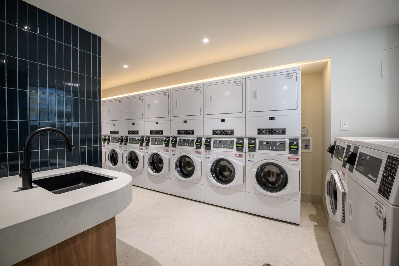 Story of Midtown Toronto - Photo 6 of 43