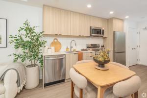 featured image of 633 Gardena Dr