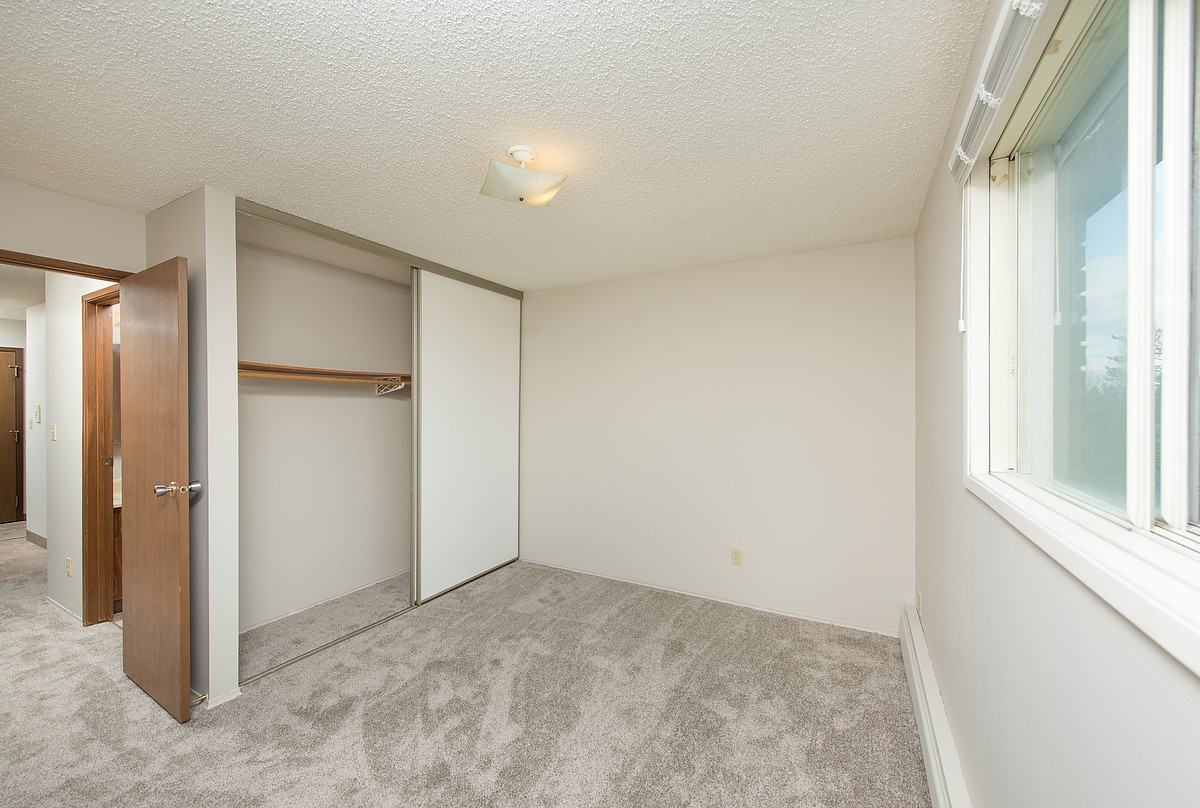 Autumn Manor - Photo 7 of 14