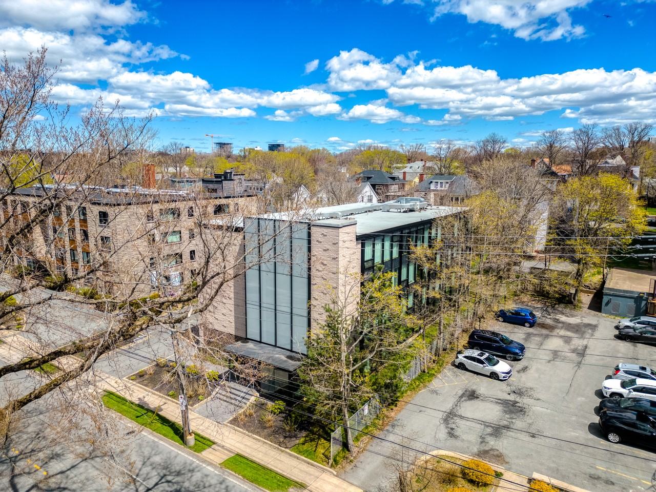 Oxford House - Photo 3 of 9