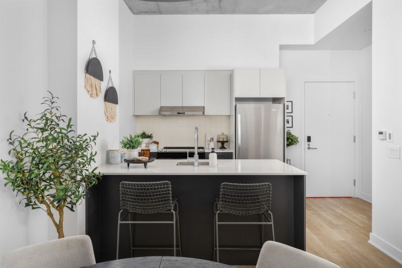 Jacques Condo Rentals - Photo 5 of 49