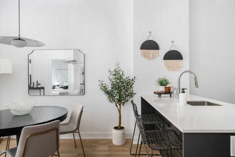 Jacques Condo Rentals - Photo 6 of 49