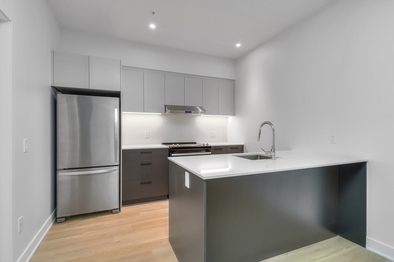 Jacques Condo Rentals - Photo 7 of 49