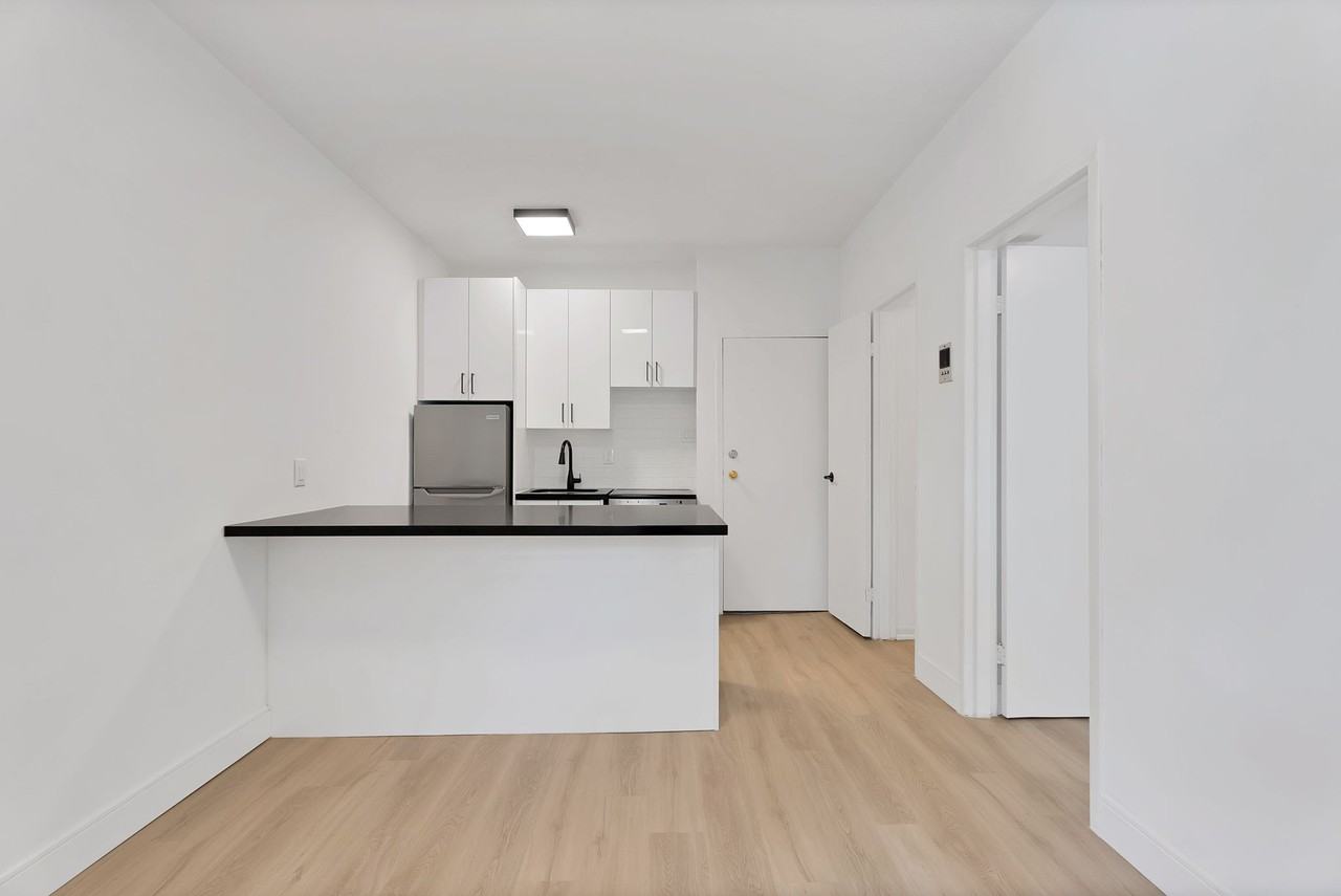 5-7 Thorburn Avenue - Photo 4 of 20