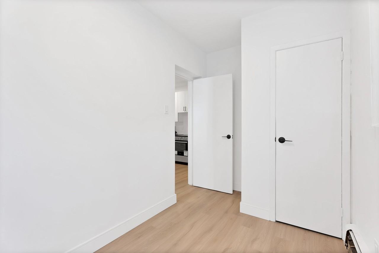 5-7 Thorburn Avenue - Photo 7 of 20