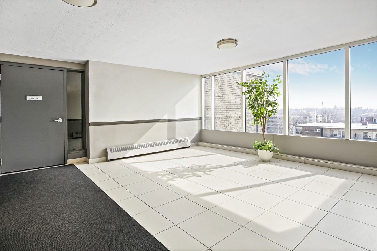 380 Gibb St - Photo 7 of 12