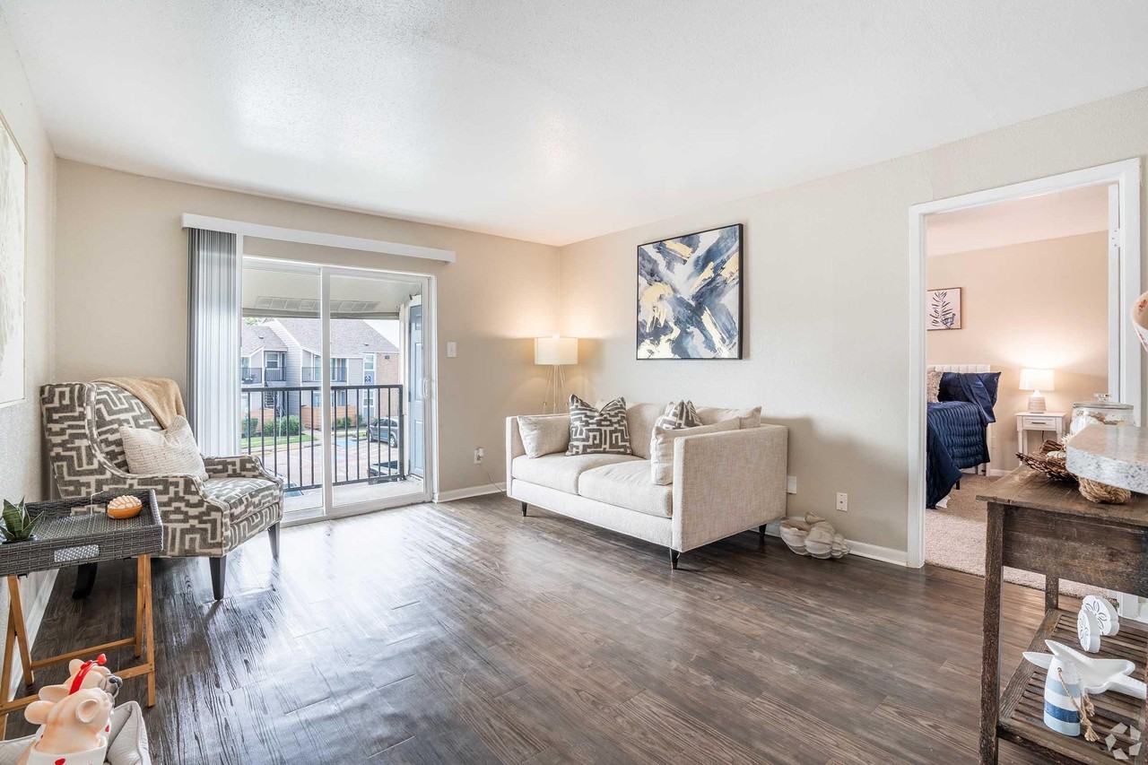 Apollo Palms - Photo 7 of 13