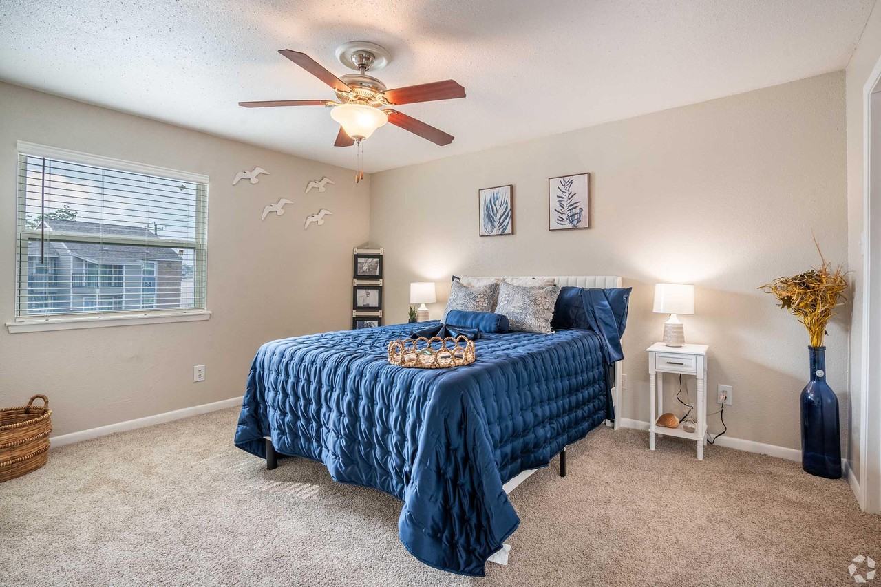 Apollo Palms - Photo 2 of 13