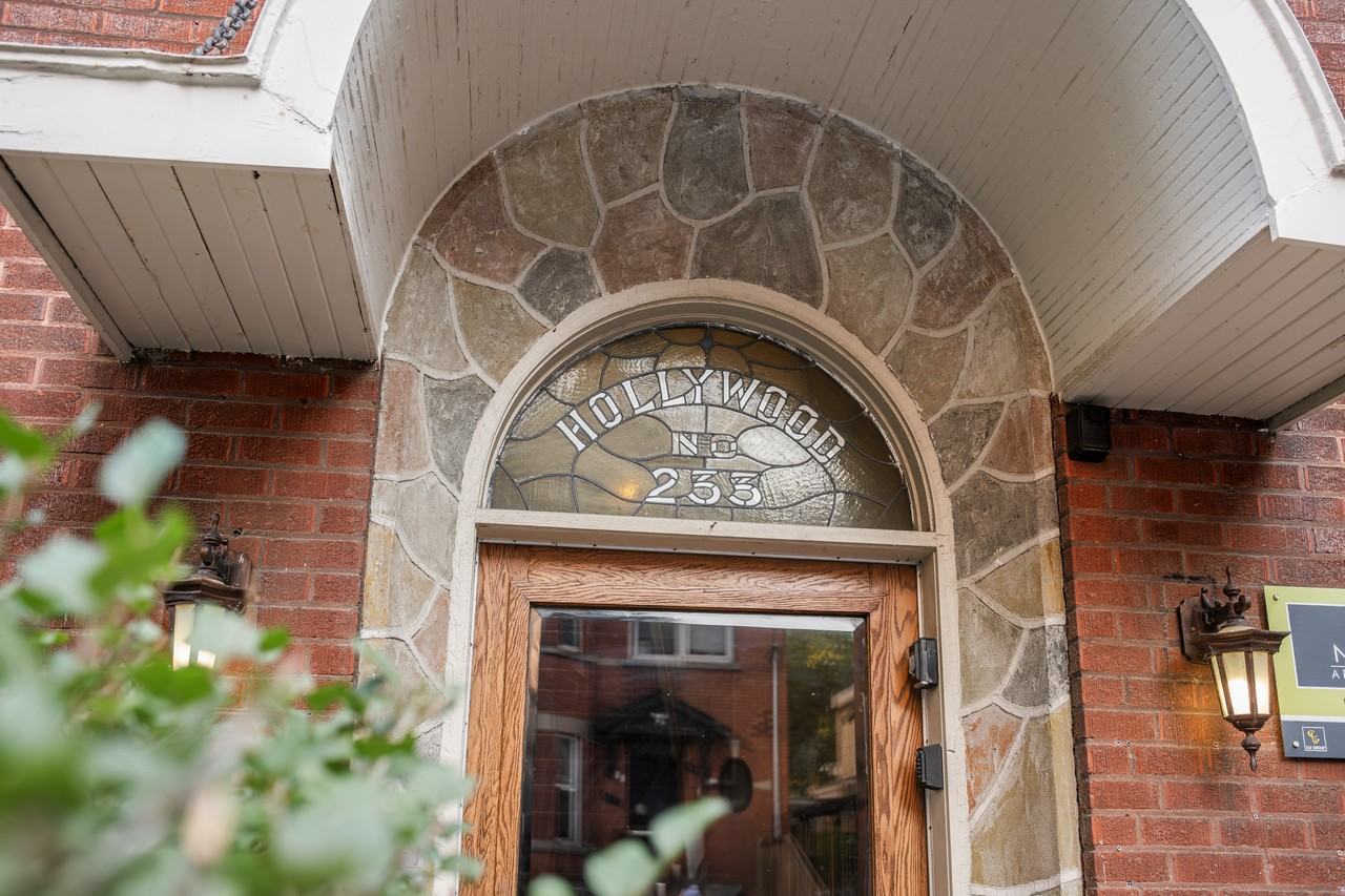 233 Nepean - Photo 4 of 5