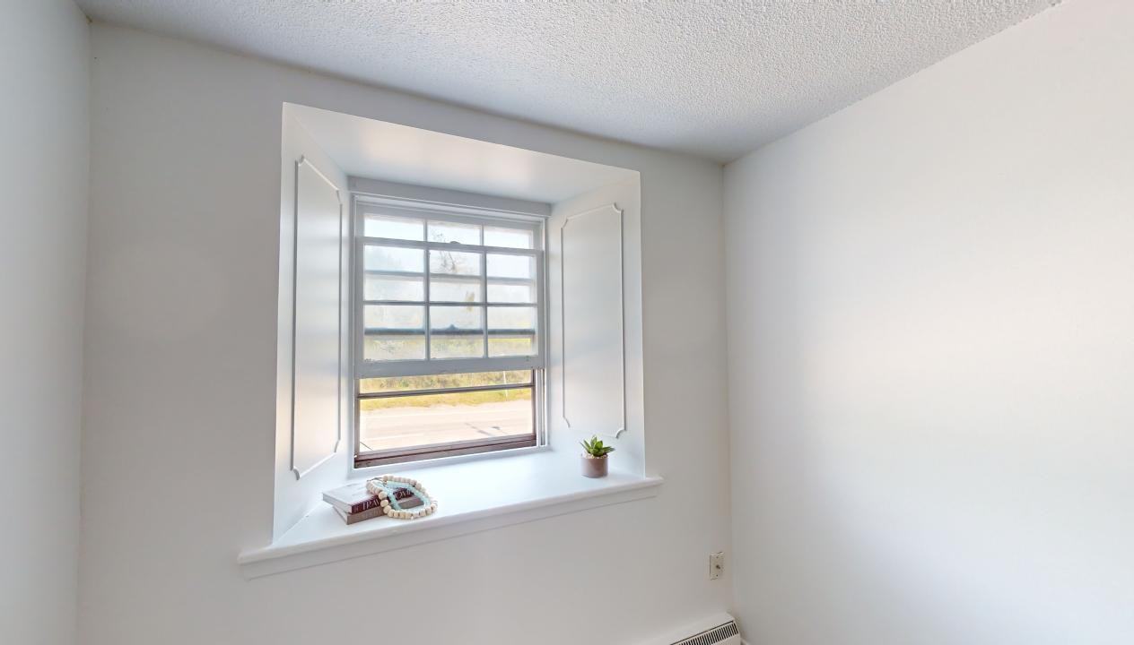 27 Lucerne & 87 Vanier - Photo 4 of 39