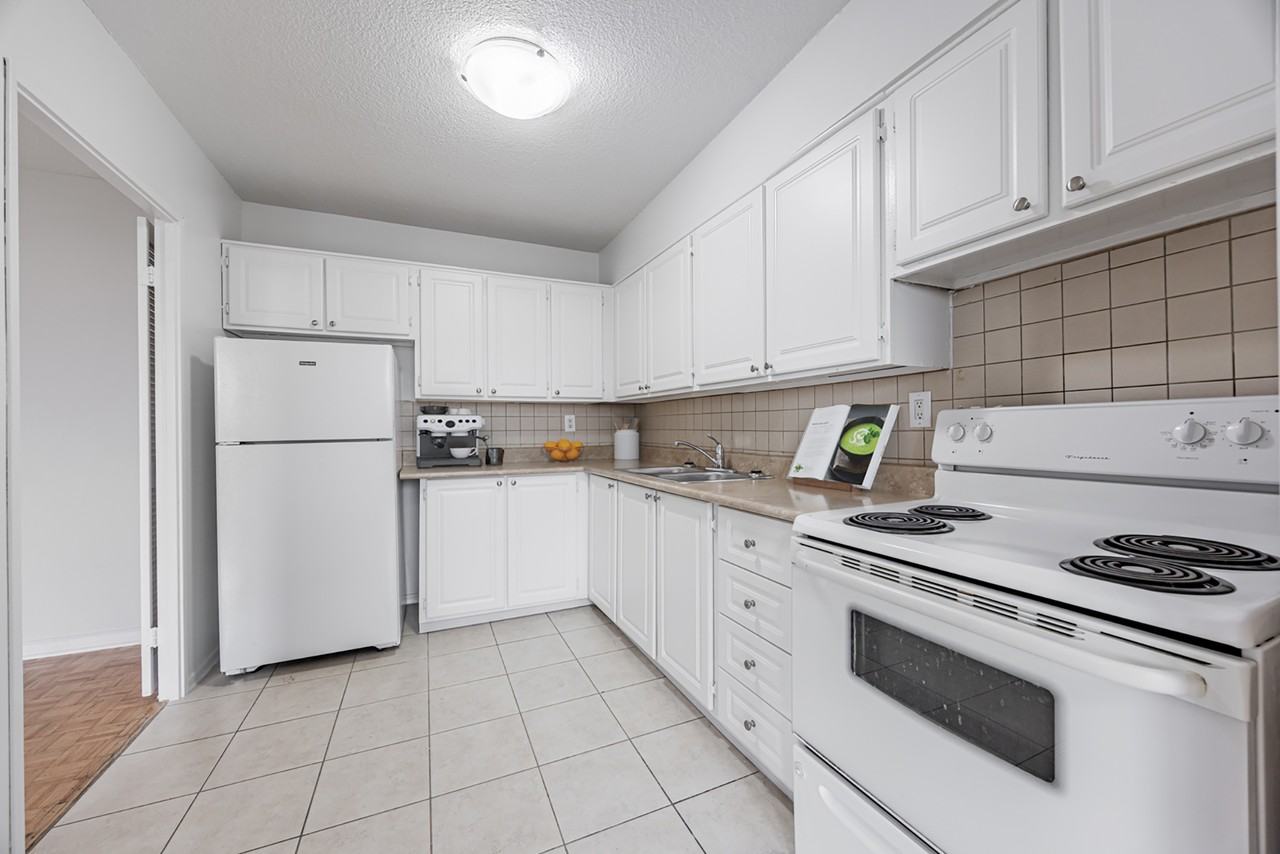 155 Antibes Drive - Photo 7 of 12