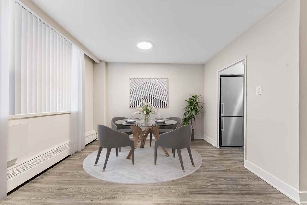 650 Eglinton Avenue West - Photo 4 of 10