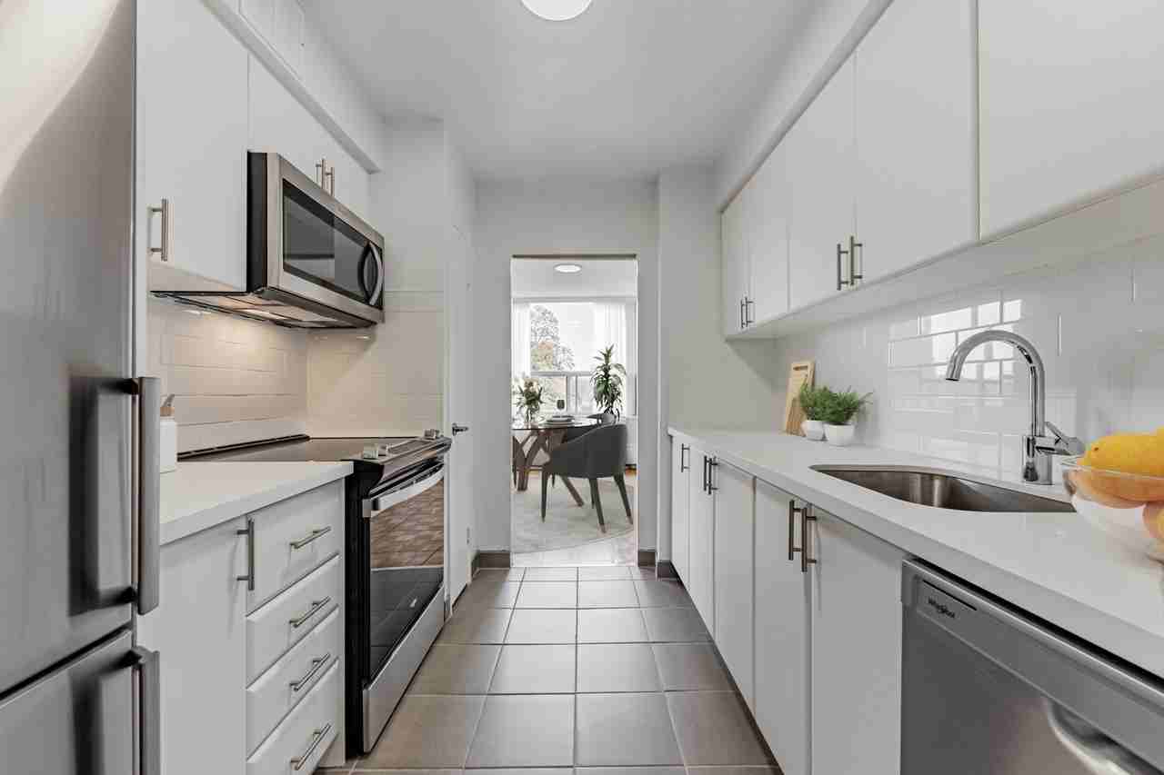 606 Avenue Road - Photo 6 of 10