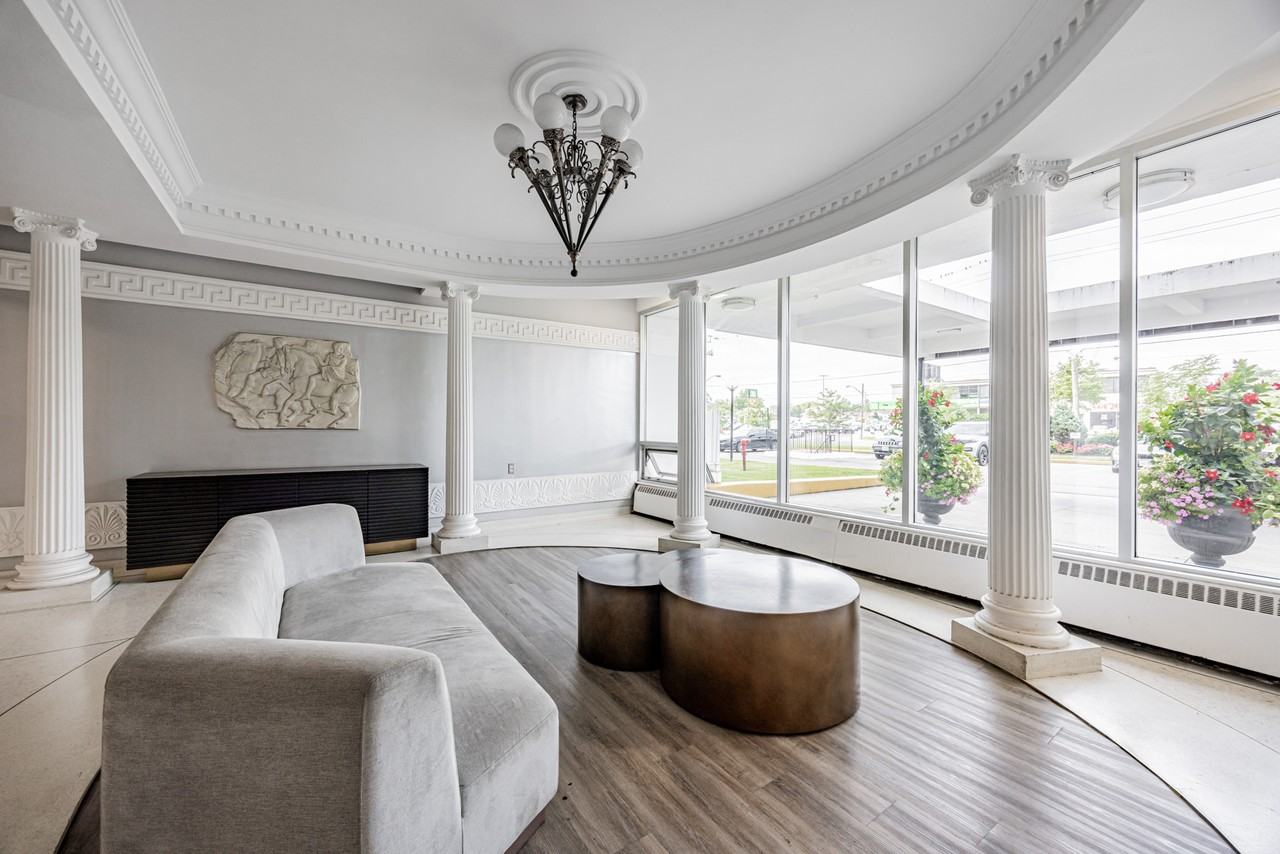 4415 Bathurst Street - Photo 4 of 15