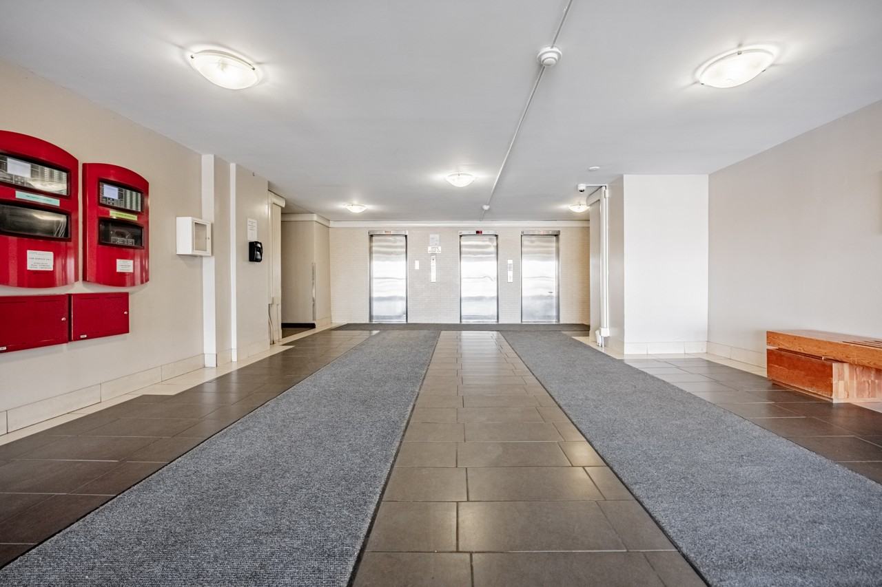 940 Commissioners Road East - Photo 7 of 11