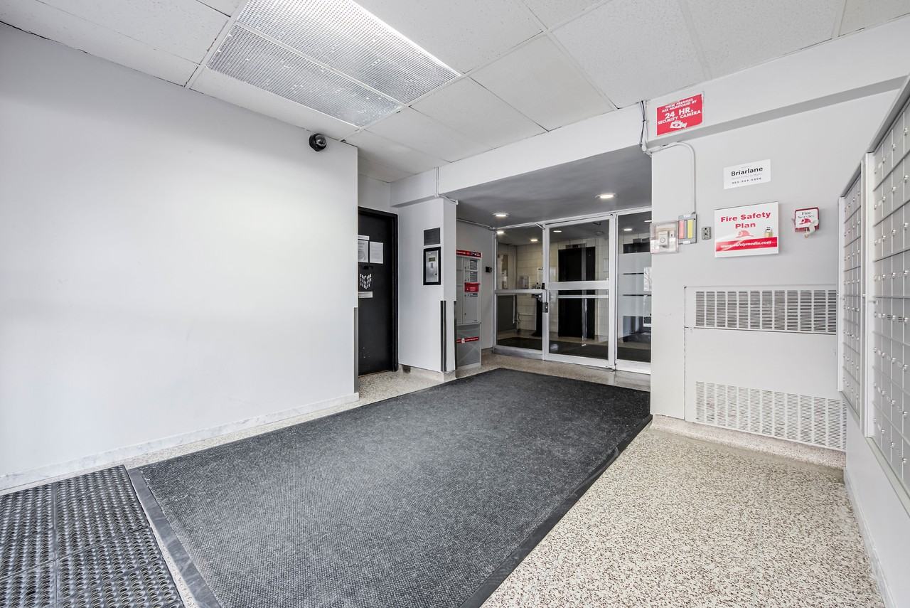 1 Deauville Lane - Photo 6 of 7