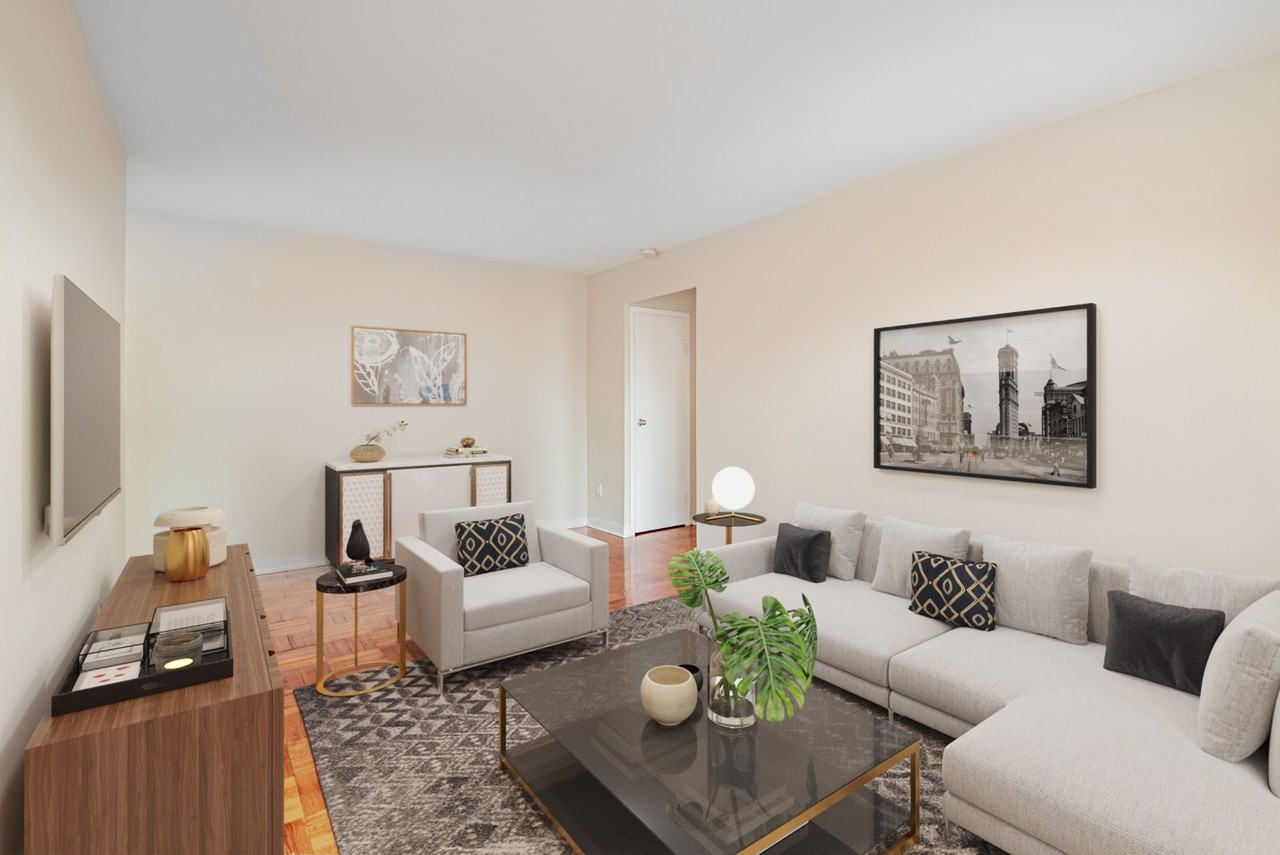 2005 Eglinton Avenue West - Photo 5 of 12