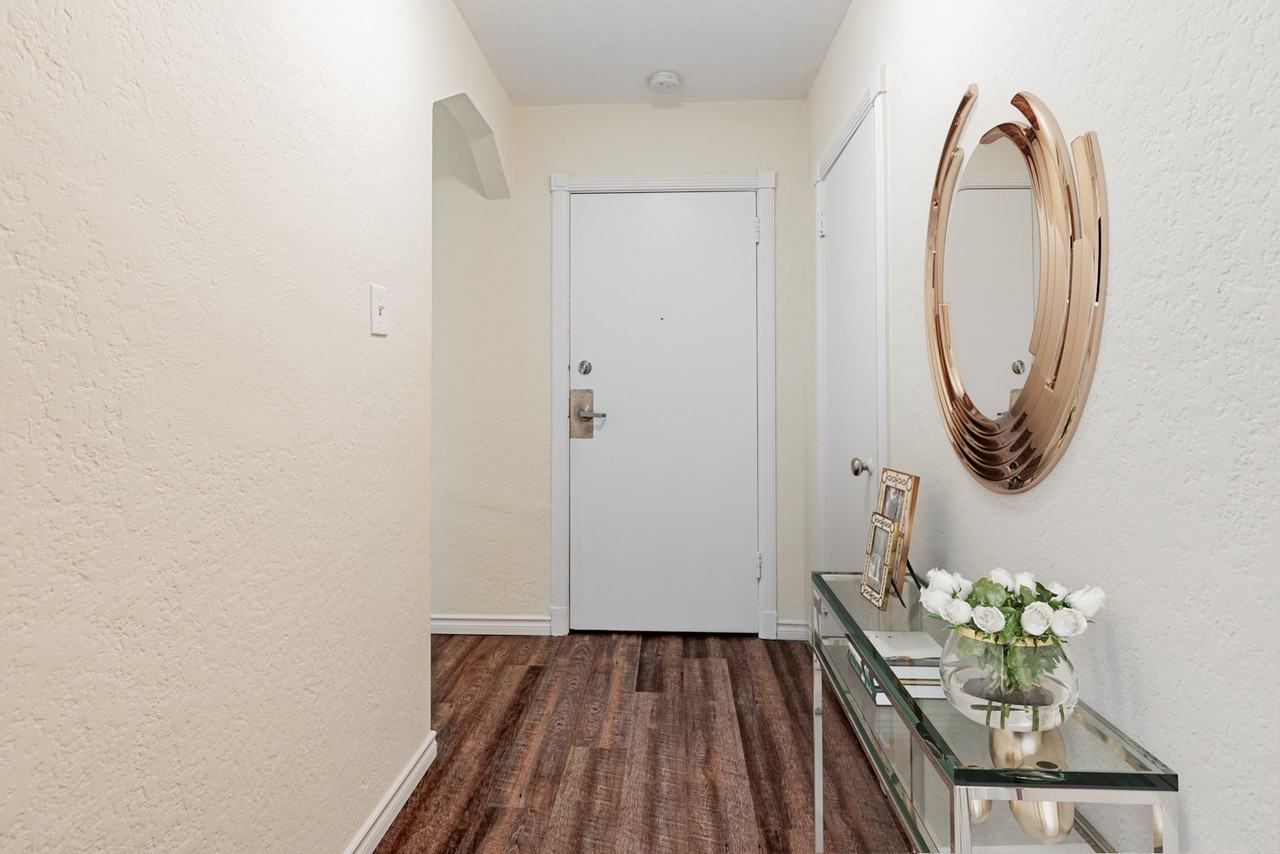 117 Old Forest Hill Road & 725 Eglinton Avenue West - Photo 4 of 11