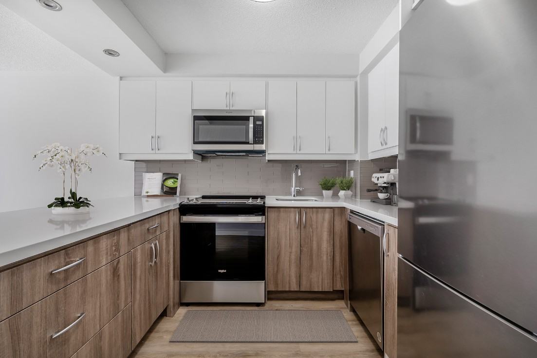 350-390 Queens Quay West - Photo 5 of 16