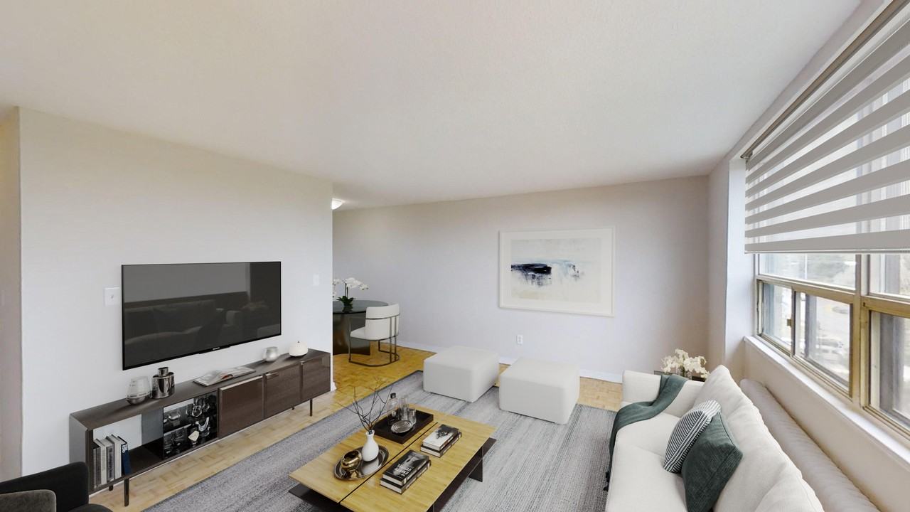 15 Leslie Street - Photo 3 of 10