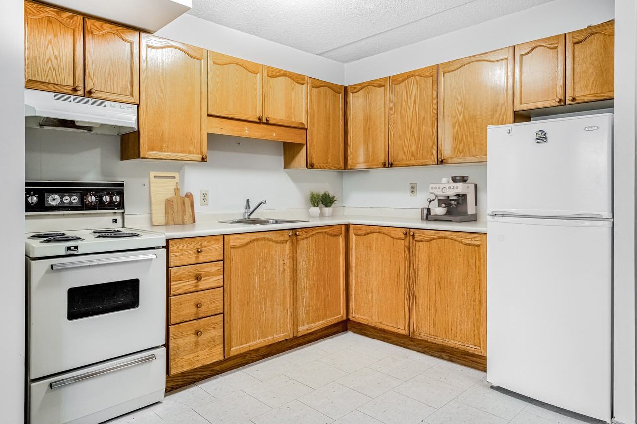 605 Davenport Road - Photo 7 of 9