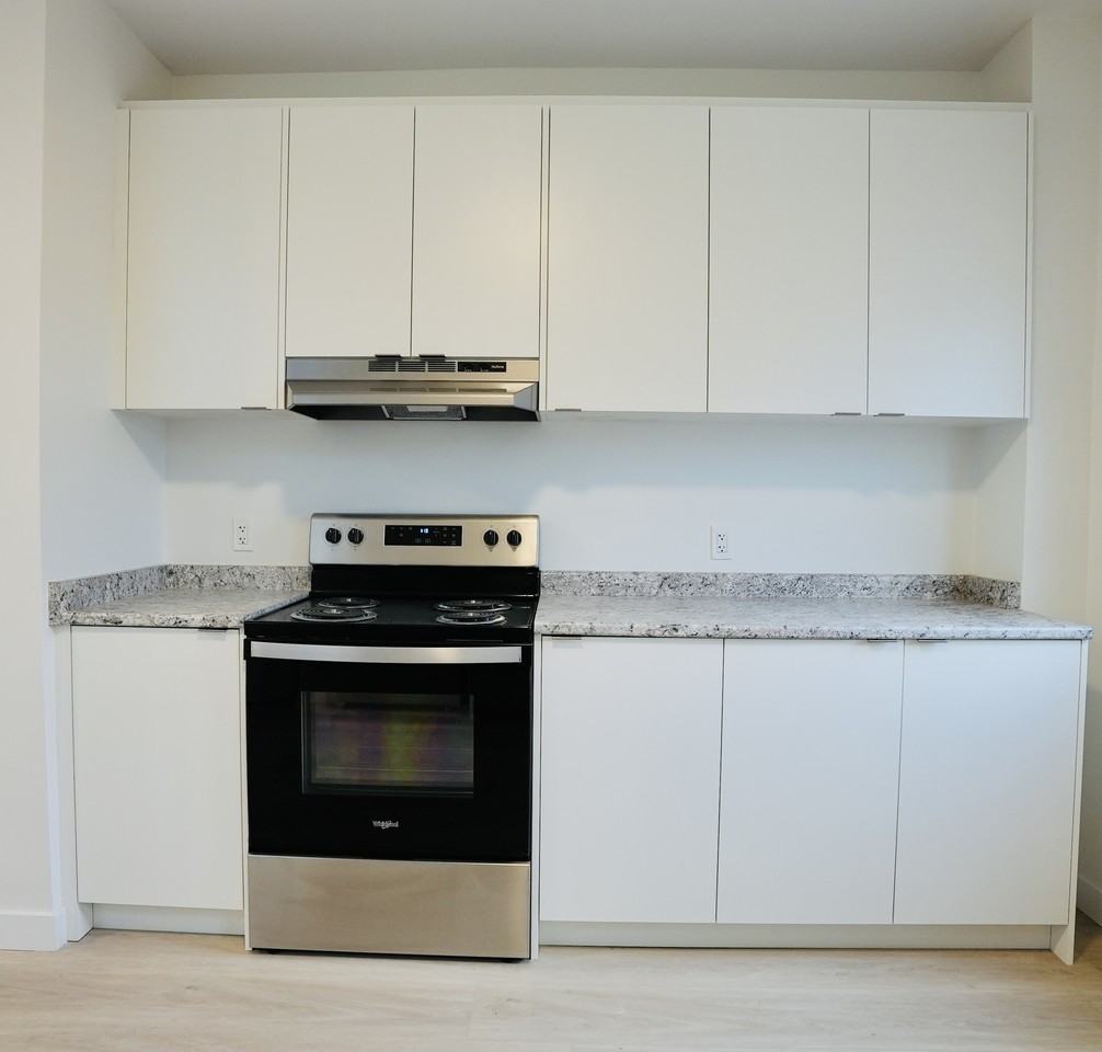 922 & 926 Queen Street East - Photo 7 of 8