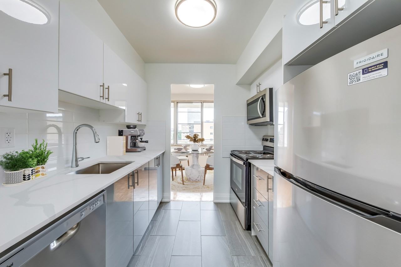 2&4 Milepost, 52, 54, 56, 58 Thorncliffe Park Drive - Photo 5 of 28