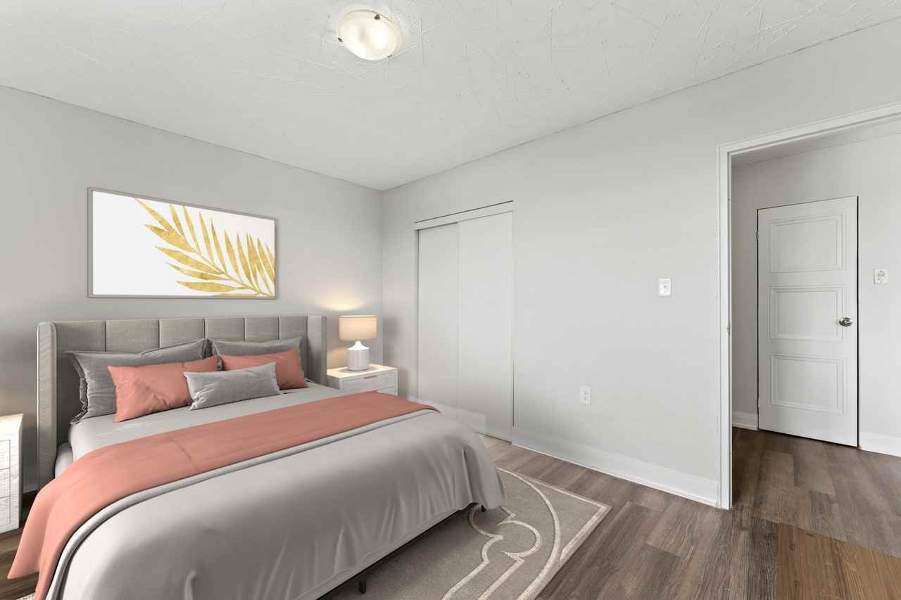 3063 Kingsway Drive - Photo 5 of 12