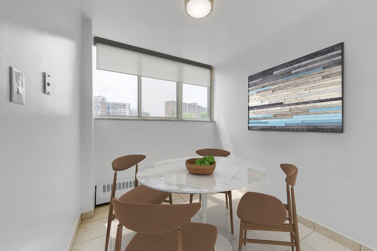 350 Lynnwood Drive and 1230 Whiteoaks Boulevard - Photo 4 of 17