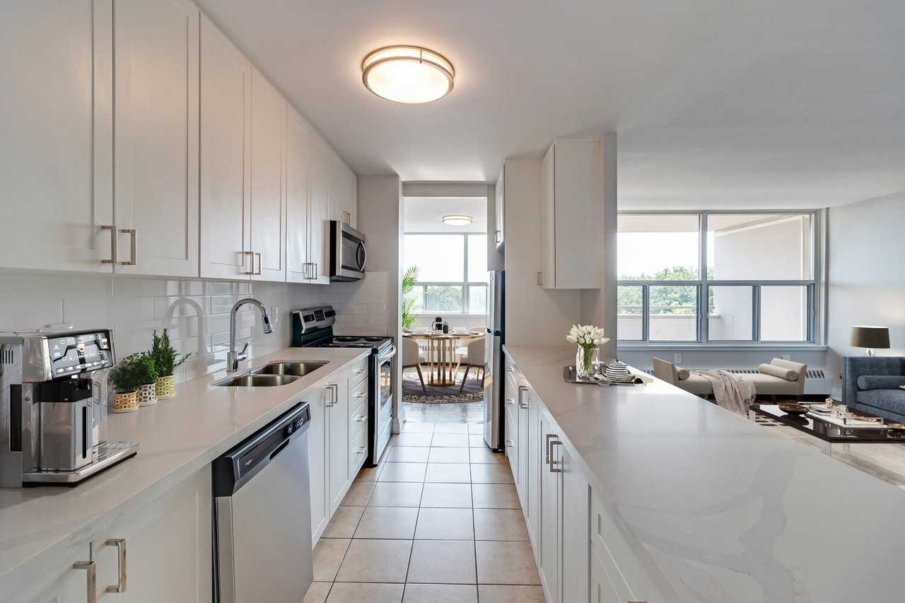 53 Thorncliffe Park Drive - Photo 7 of 13